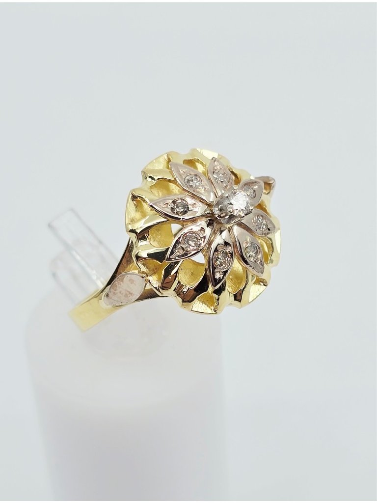 18k Two Tone Multi Color Gold Designer Floral Flower Diamond Ring  Size 850